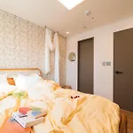 Hongik Univ Station Wave Family Suite #2