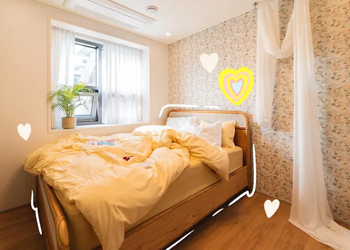 Hongik Univ Station Wave Family Suite #2