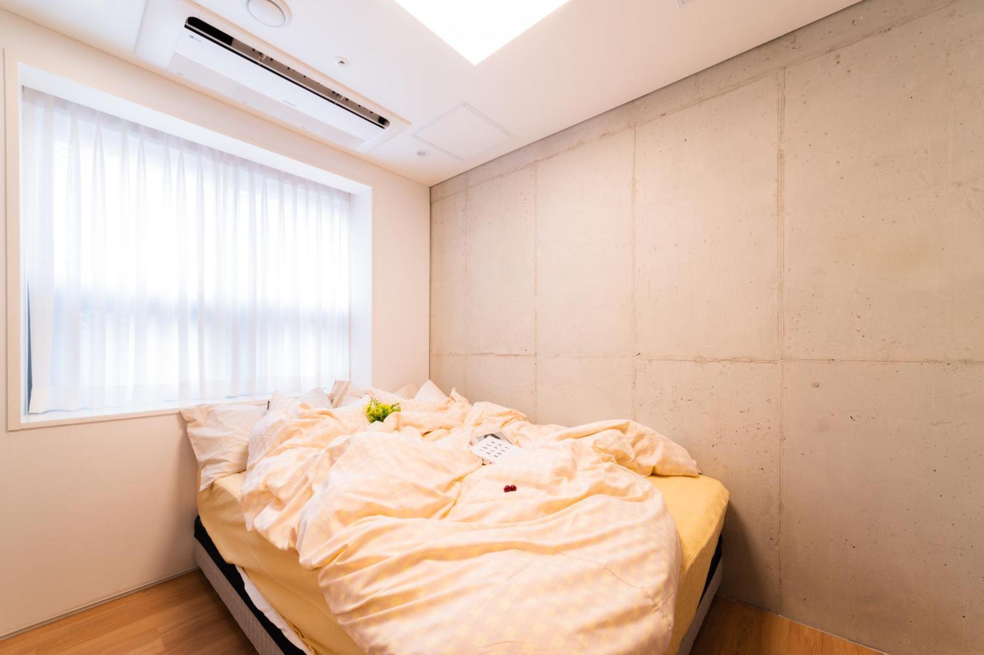 Apartment Hongik Univ Station Wave Family #2 *