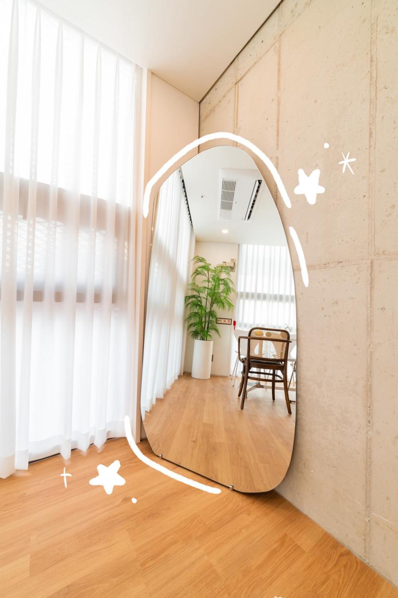 Apartment Hongik Univ Station Wave Family #2 *