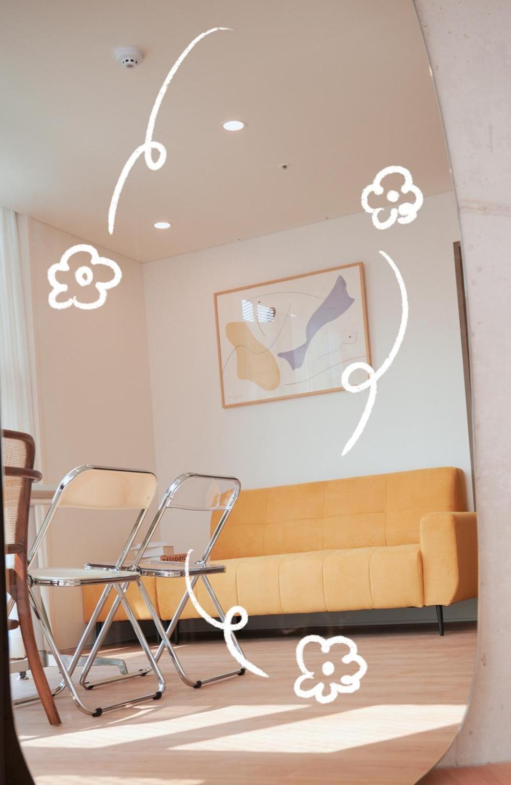 Hongik Univ Station Wave Family #2 Apartment Seoul