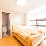 Hongik Univ Station Wave Family Suite #2